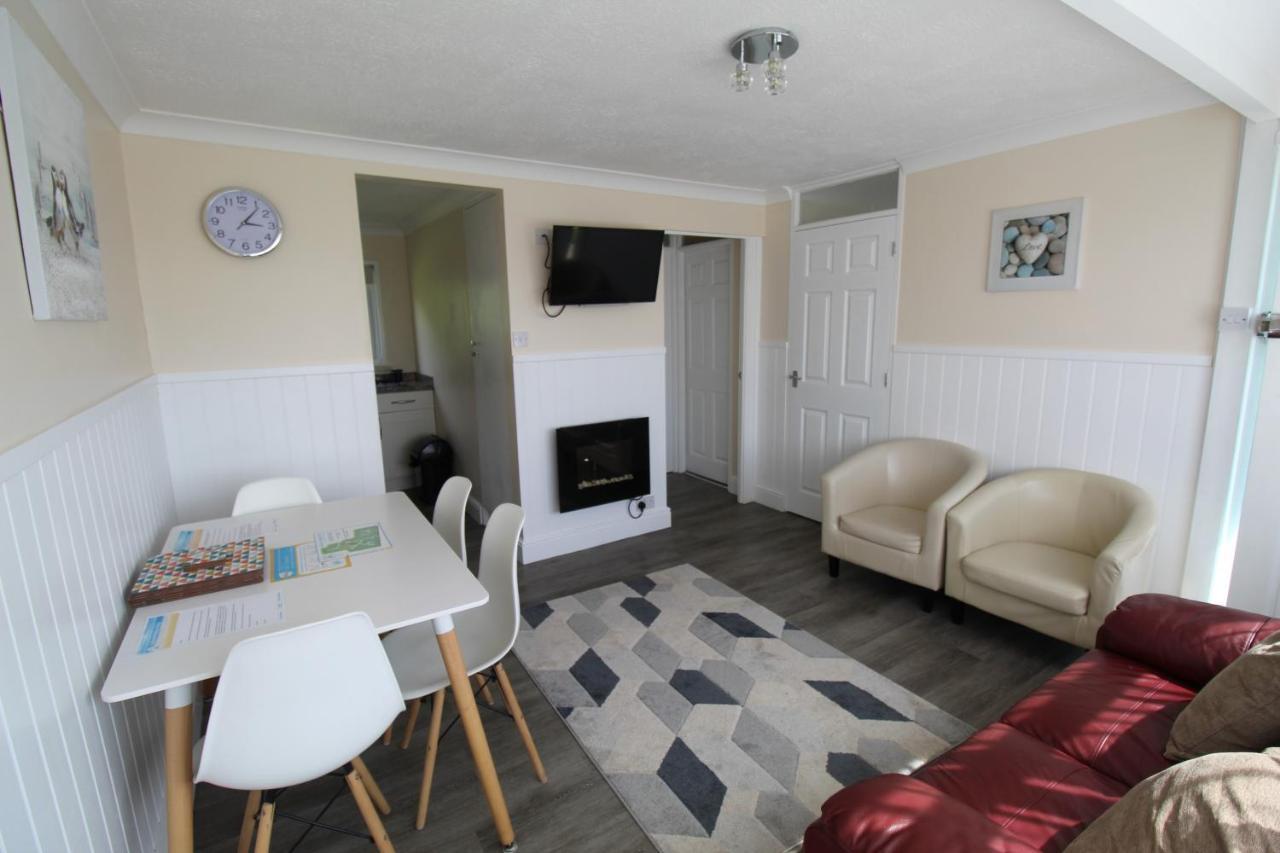 Relaxing Chalet On Popular California Sands Short Stroll To Beach, Nr Norfolk Broads & Great Yarmouth Scratby Zewnętrze zdjęcie